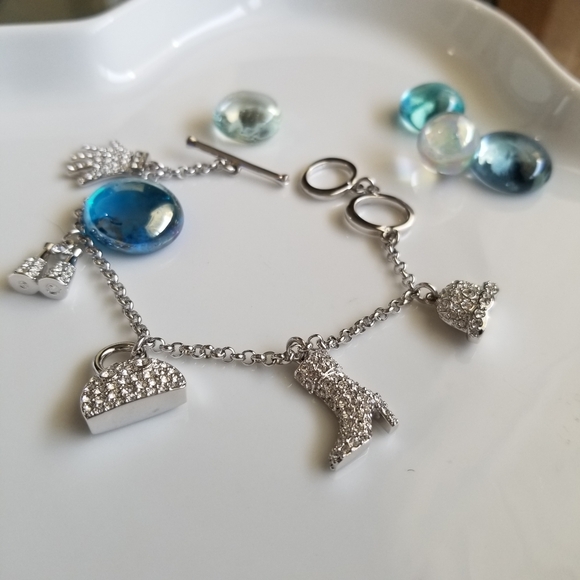 Authentic Swarovski Winter Gear Toggle Charm Bracelet Retired Sweet And Cute - Picture 4 of 8